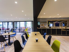 Free daily buffet breakfast - ibis Styles Bordeaux Sud (Villenave-d'Ornon)