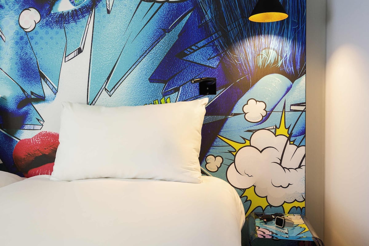 standard room, 2 single beds | desk, blackout curtains, soundproofing, iron/ironing board