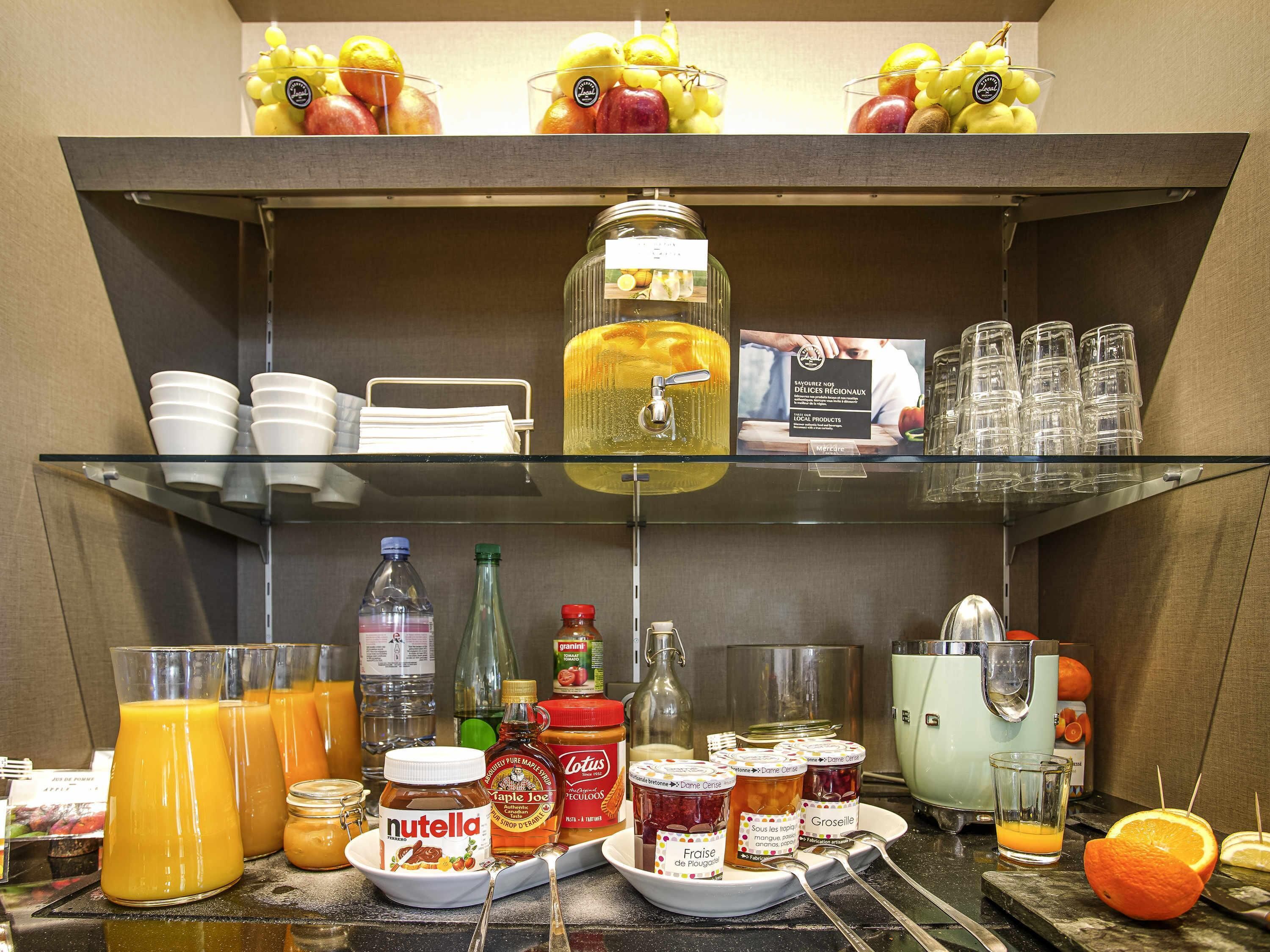 daily buffet breakfast for a fee