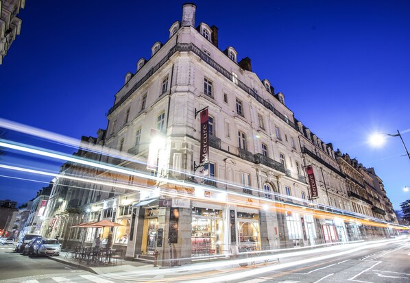 Façade de l’hébergement - soirée/nuit