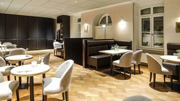 Desayuno buffet todos los días (con cargo)