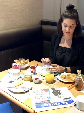Frühstücksbuffet am Wochenende gegen Gebühr