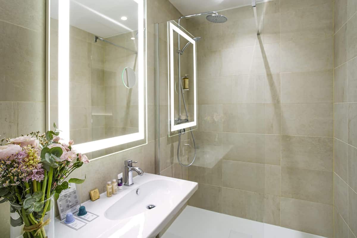 Free minibar, in-room safe, desk, blackout curtains