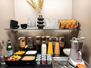 Frühstücksbuffet am Wochenende gegen Gebühr