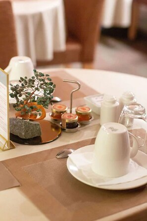 Daily buffet breakfast (EUR 14 per person)