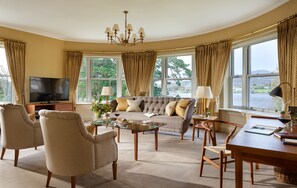 Signature Suite | Living room