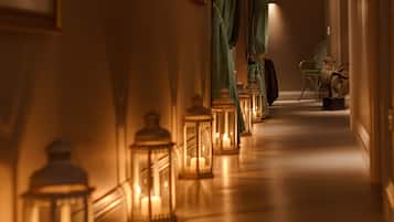 Couples treatment room(s), sauna, hot tub, steam room, body treatments