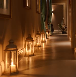 Couples treatment rooms, sauna, hot tub, steam room, body treatments