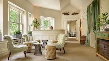 Couples treatment room(s), sauna, hot tub, steam room, body treatments