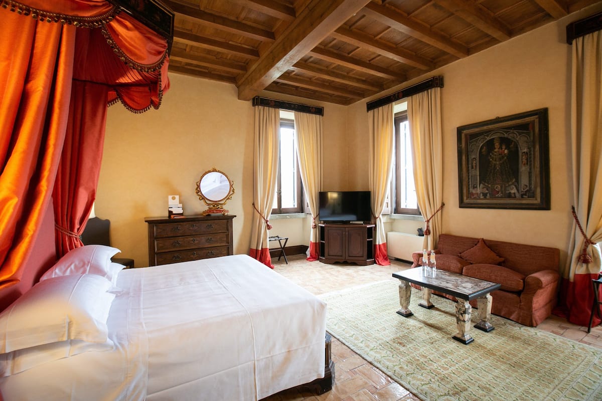 The Colonna Suite | Premium bedding, minibar, in-room safe, individually decorated