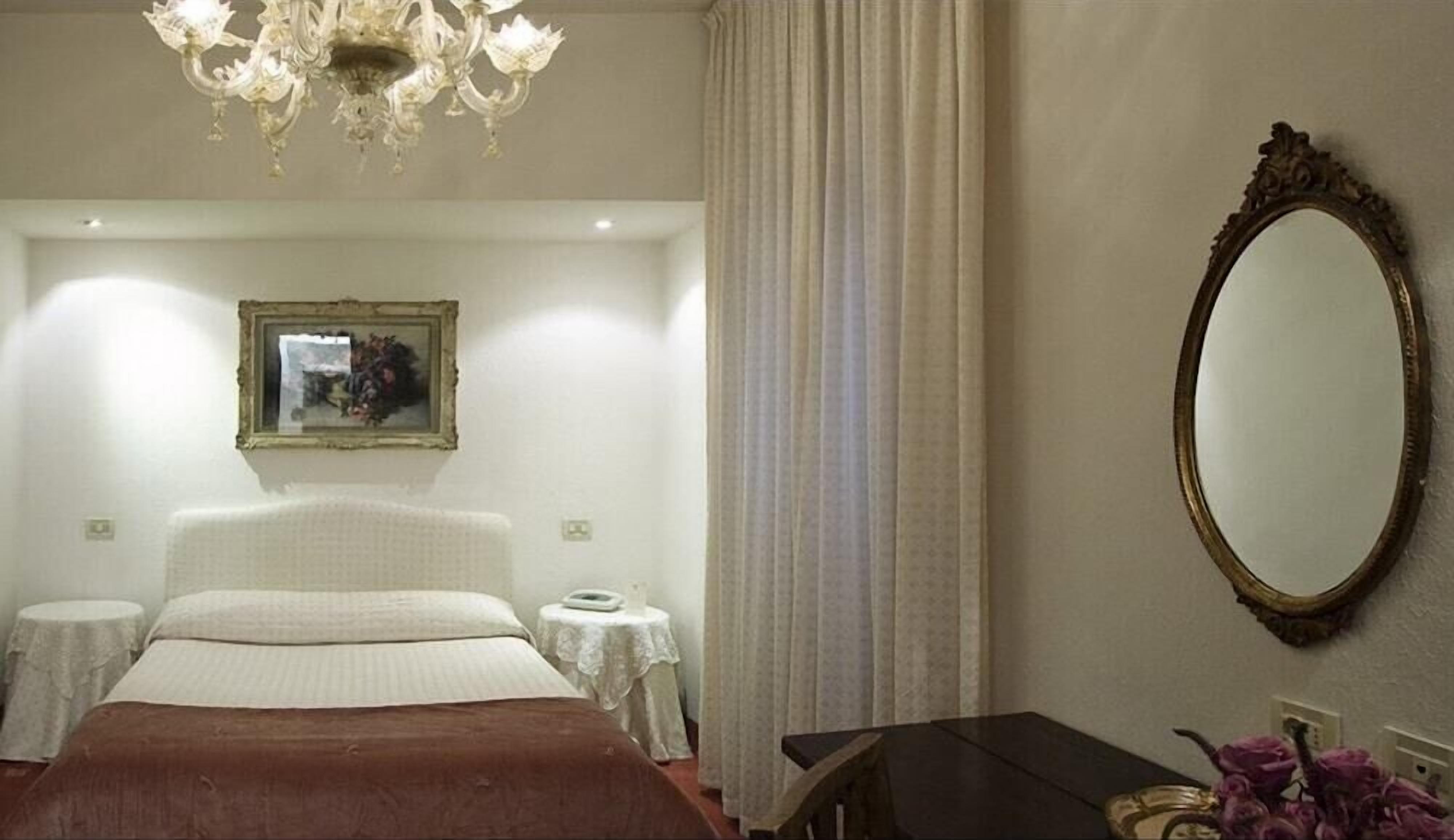 Egyptian cotton sheets, premium bedding, down comforters, minibar