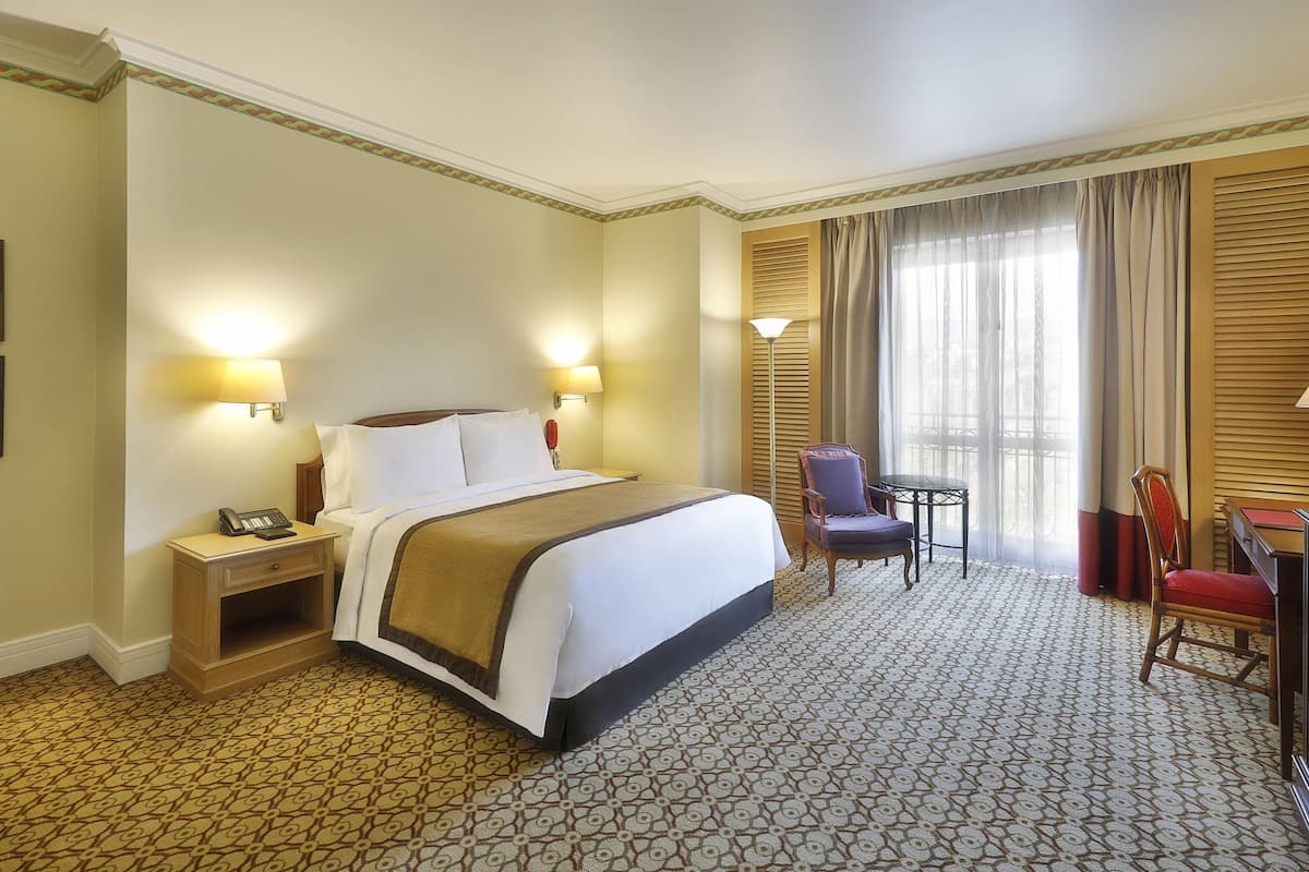 1 bedroom, premium bedding, minibar, in-room safe