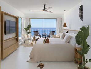 The Reserve Penthouse Suite Front Ocean View | Premium bedding, minibar, in-room safe, iron/ironing board