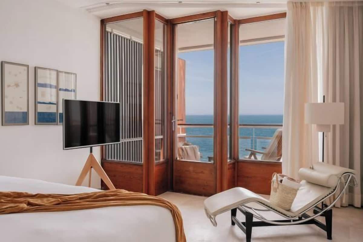 Allergiatestatut vuodevaatteet, minibaari, tallelokero huoneessa