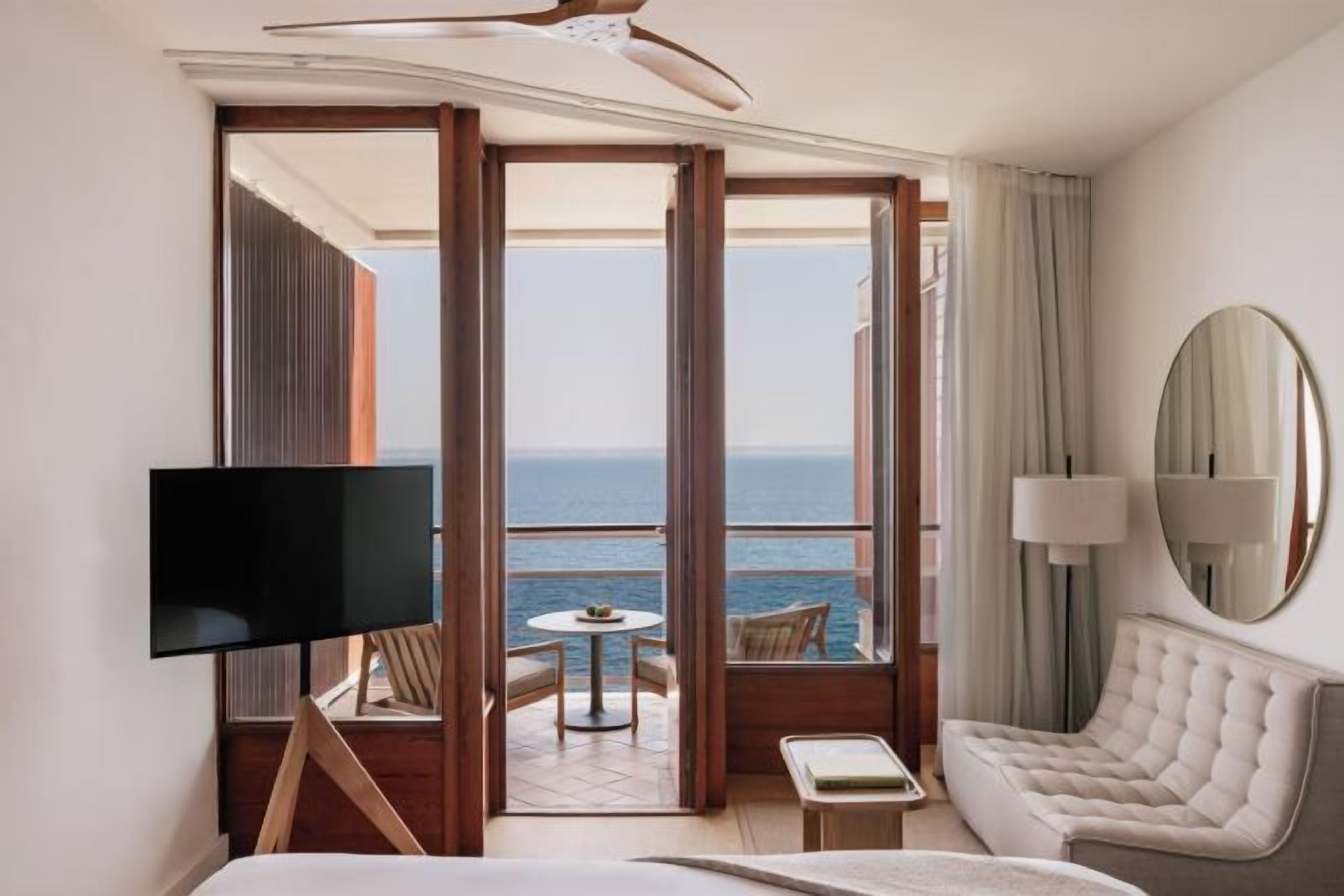 Allergiatestatut vuodevaatteet, minibaari, tallelokero huoneessa