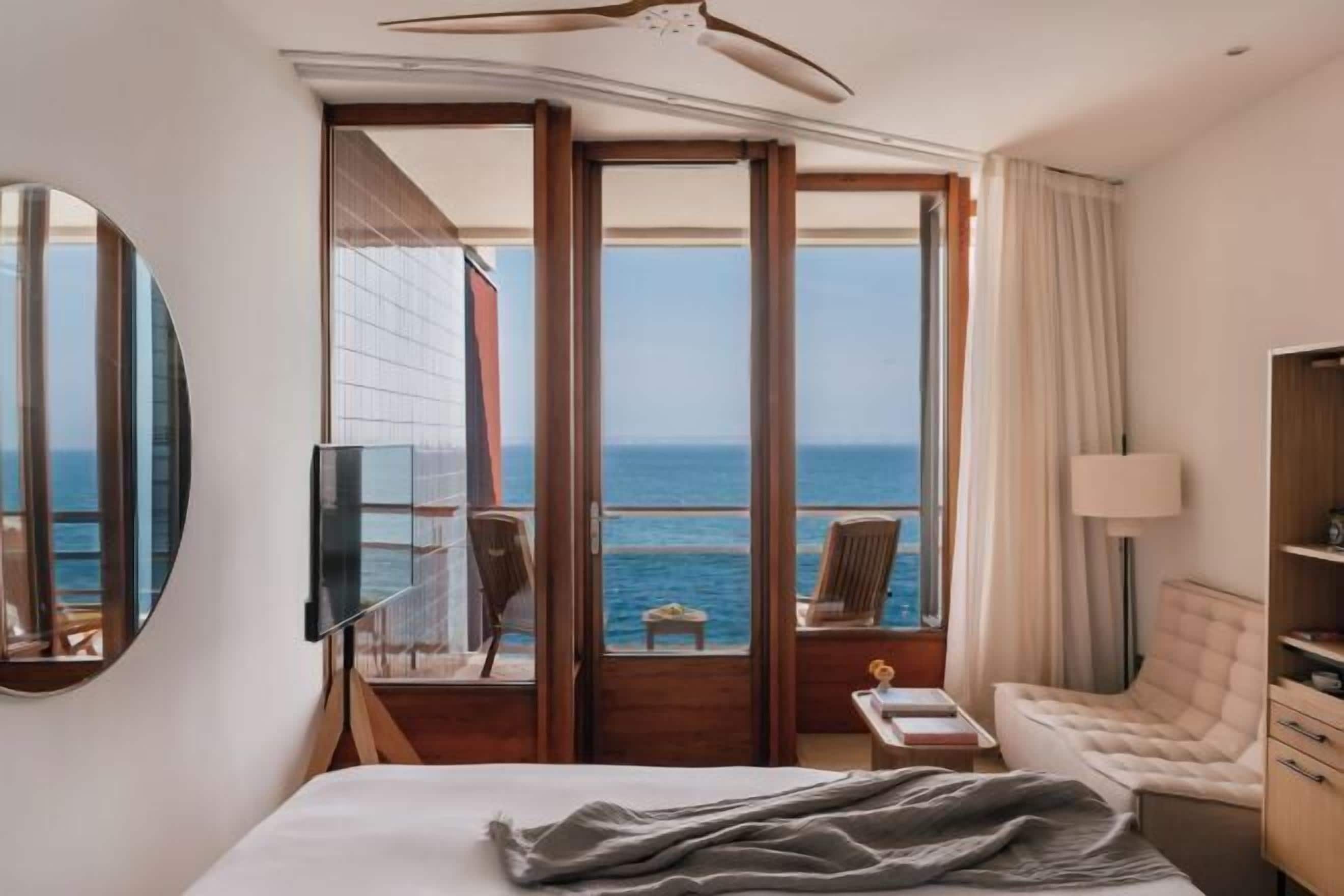 Hypo-allergenic bedding, minibar, in-room safe, desk