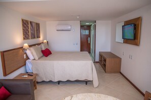 Standard Room | Minibar, in-room safe, bed sheets - Sol Victoria Marina (Salvador)