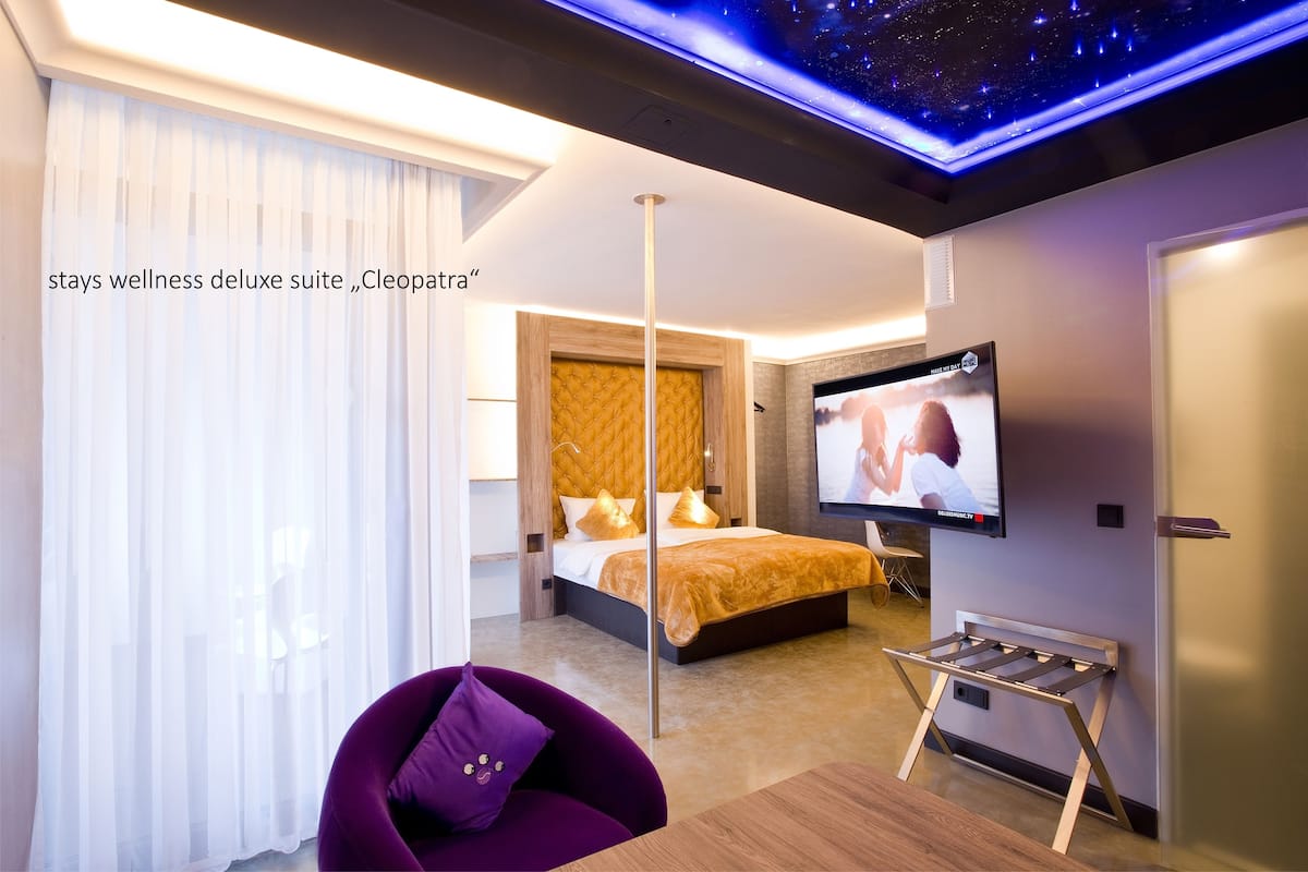 1 bedroom, premium bedding, individually decorated