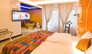 Wellness Deluxe Suite Single Use, 1 King Bed  | Premium bedding, individually decorated, individually furnished, desk