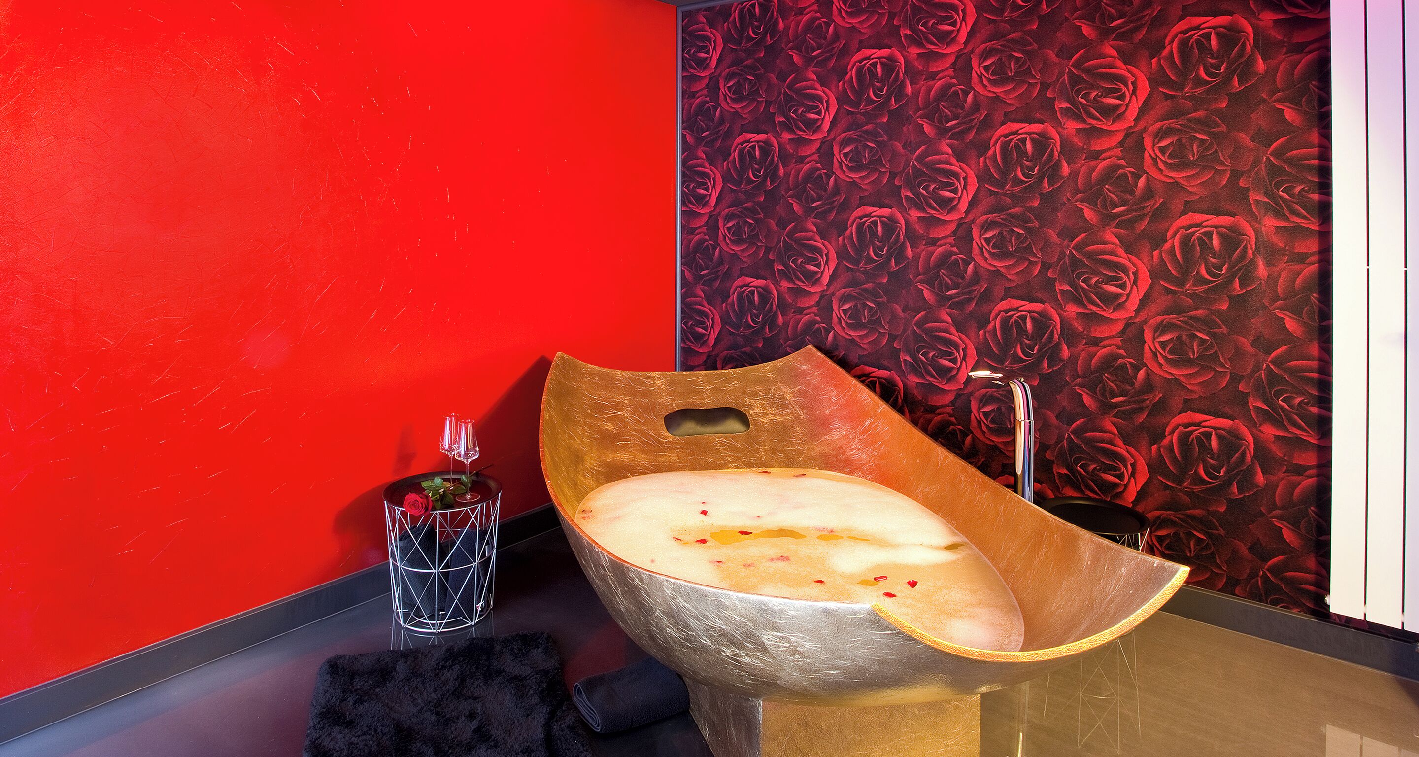 shades of stay | 1 bedroom, premium bedding, individually decorated