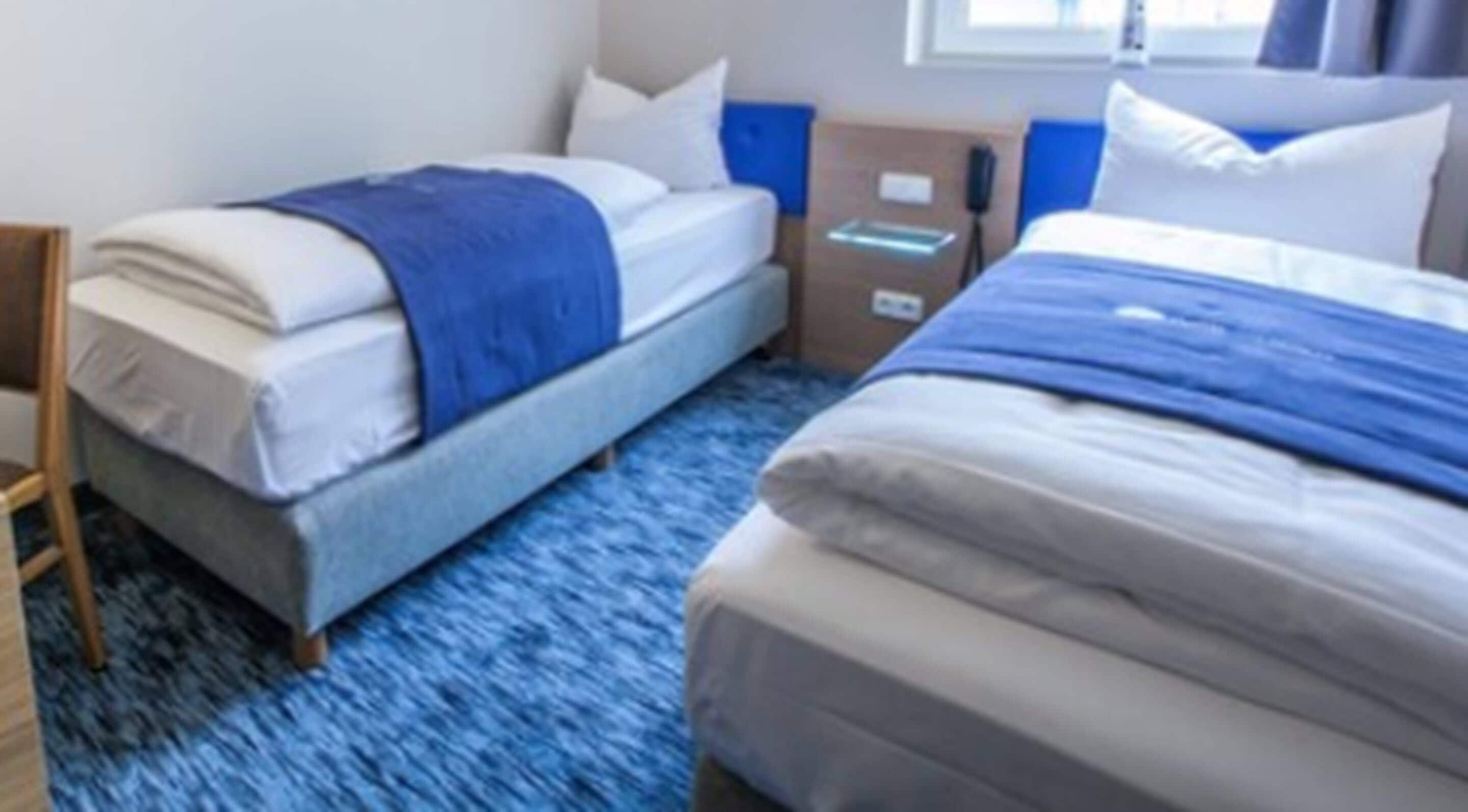 twin room | desk, iron/ironing board, free wifi, bed sheets