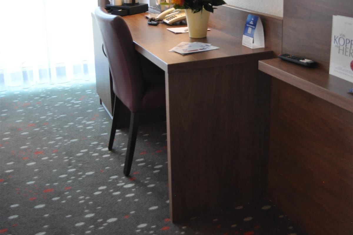 Hypo-allergenic bedding, minibar, in-room safe, desk