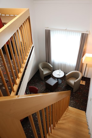 Suite, 1 Doppelbett, Kochnische | Allergikerbettwaren, Minibar, Zimmersafe, Schreibtisch