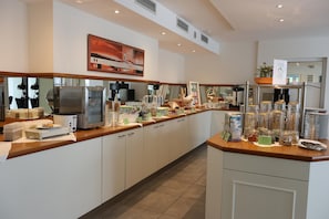 Daily buffet breakfast for a fee - Best Western Hotel Erlangen (Erlangen)