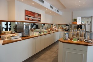 Daily buffet breakfast for a fee