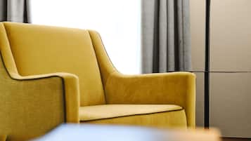 スタジオ | セーフティボックス (室内)、防音設備、アイロン / アイロン台、WiFi (無料)