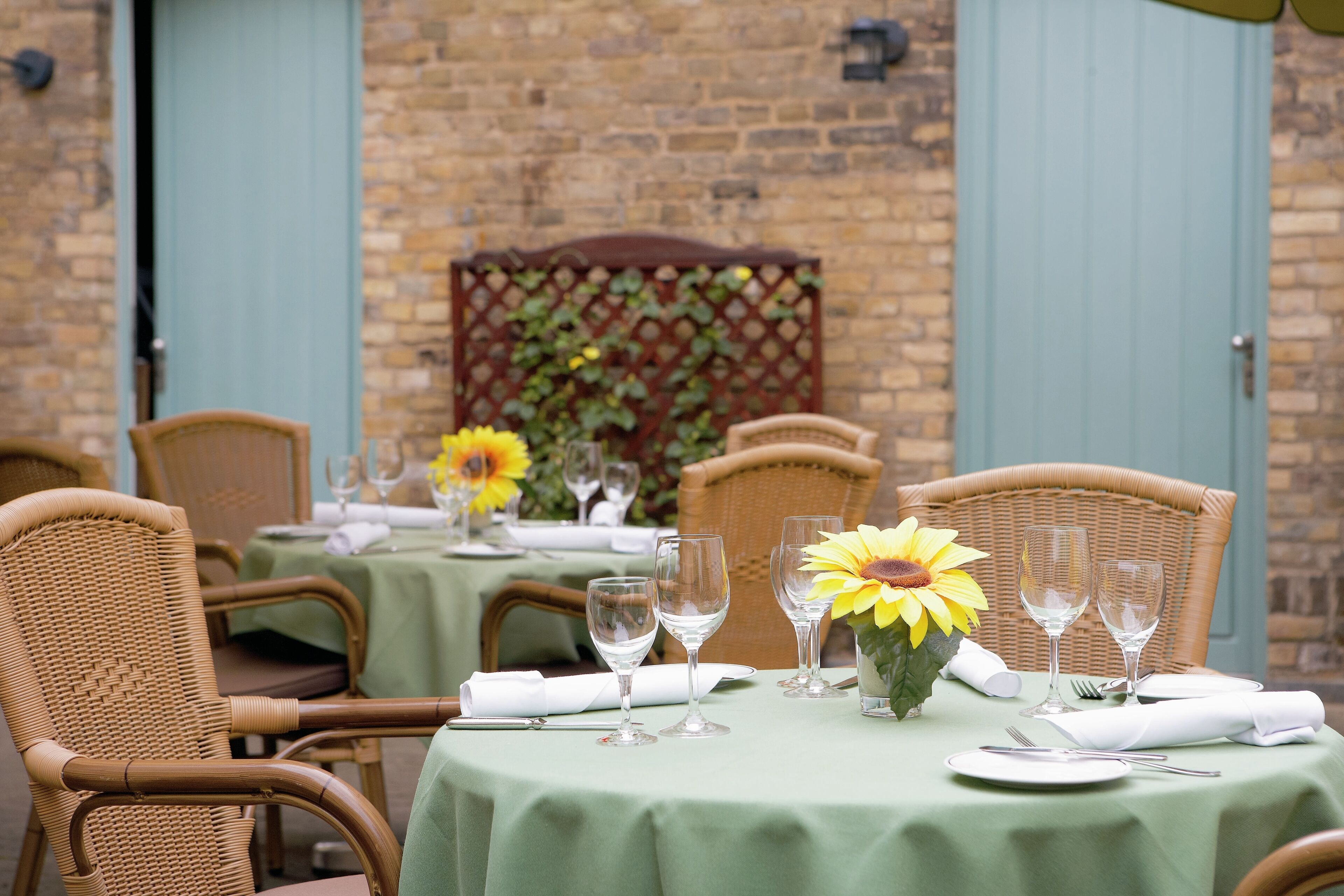 breakfast, lunch and dinner served