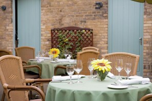 Breakfast, lunch and dinner served