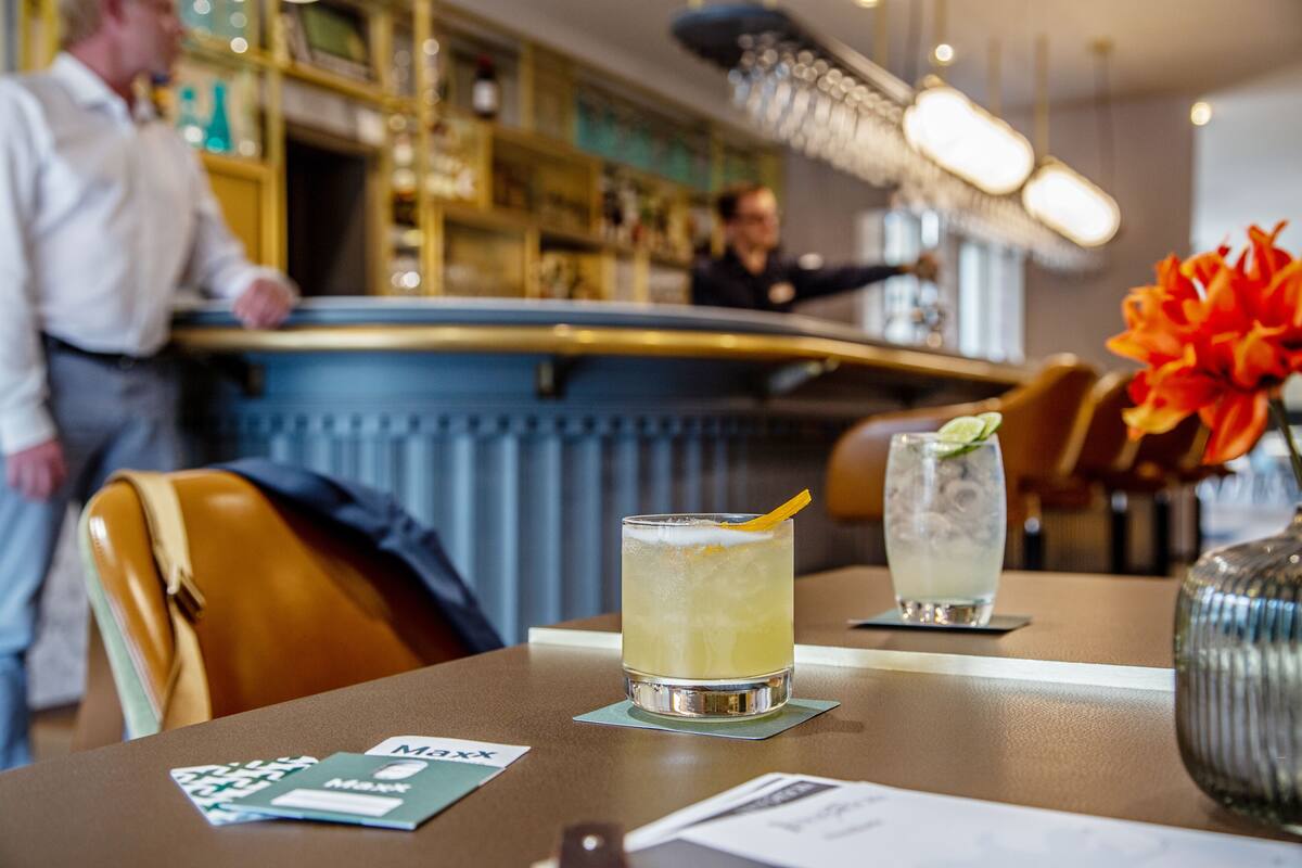 breakfast, lunch and dinner served