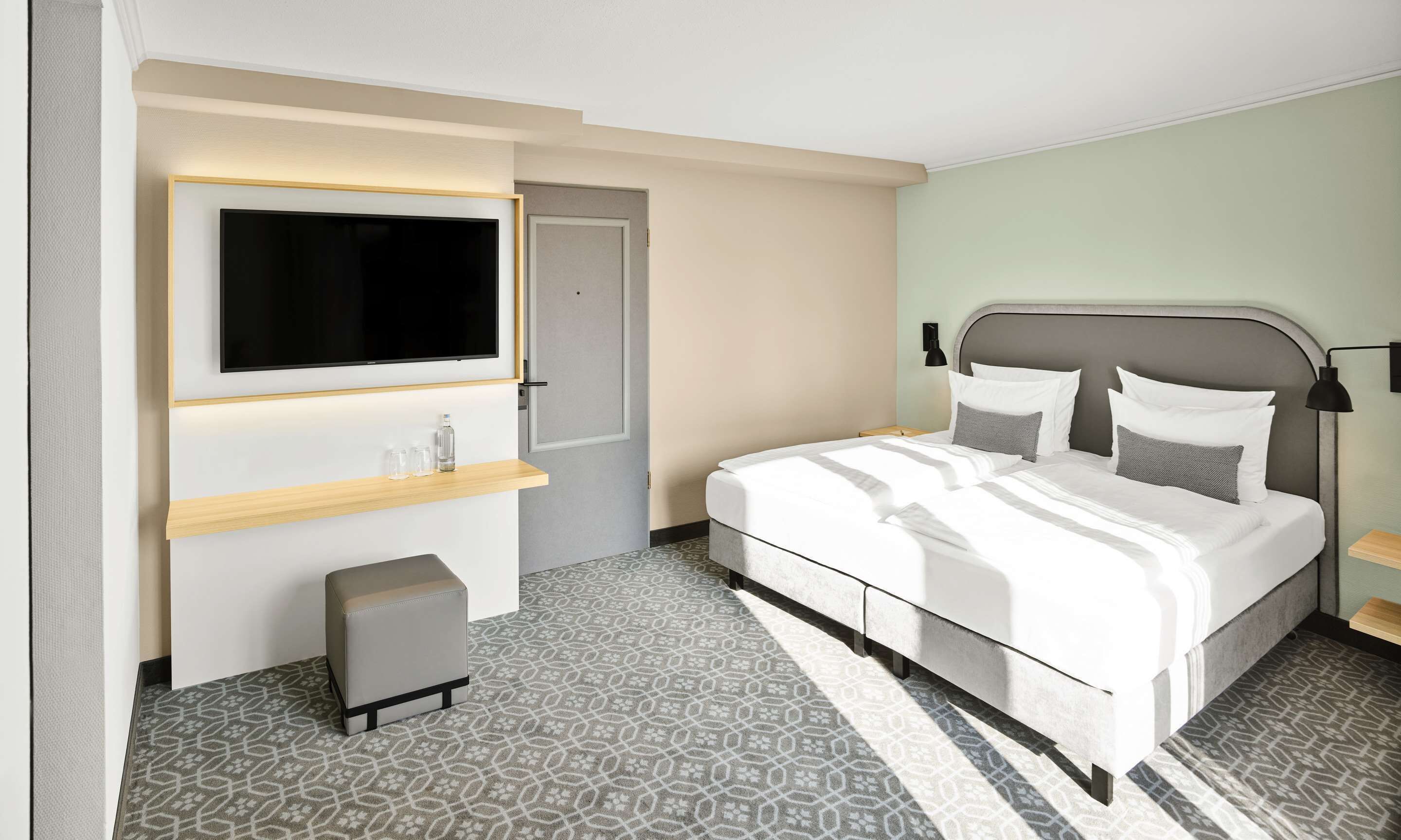 Deluxe-Doppelzimmer | Zimmersafe, schallisolierte Zimmer, Bügeleisen/Bügelbrett
