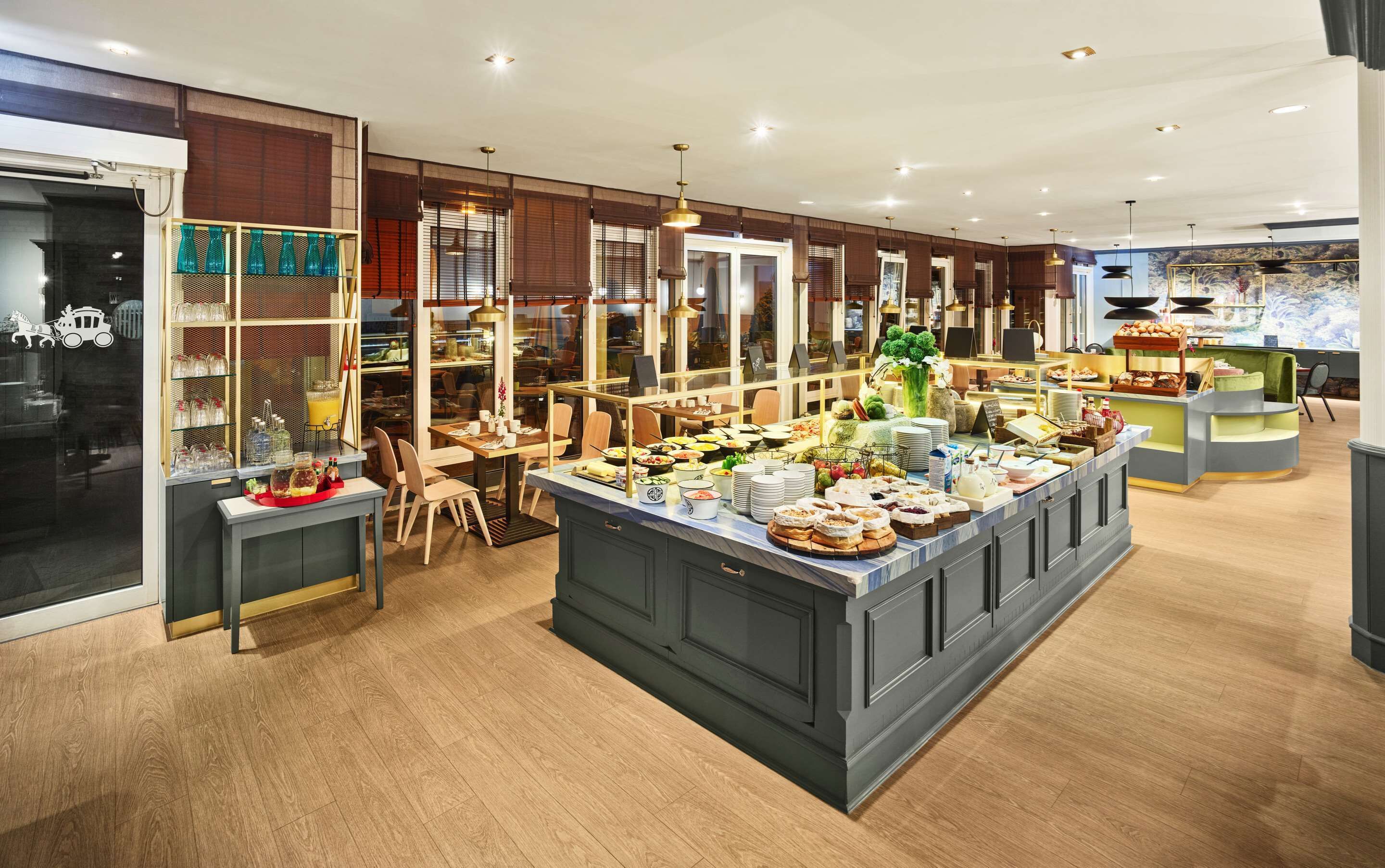 Breakfast, lunch and dinner served