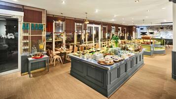 Breakfast, lunch and dinner served