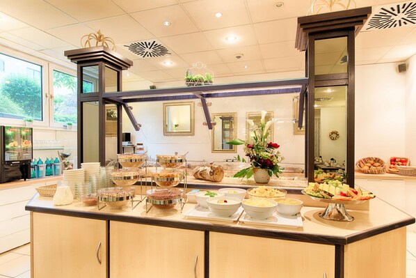 Daily buffet breakfast (EUR 17 per person)