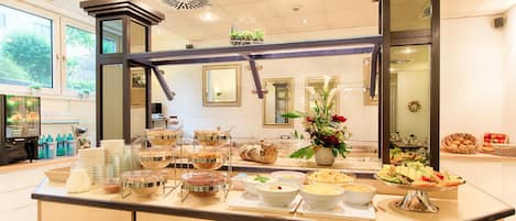 Daily buffet breakfast (EUR 17 per person)