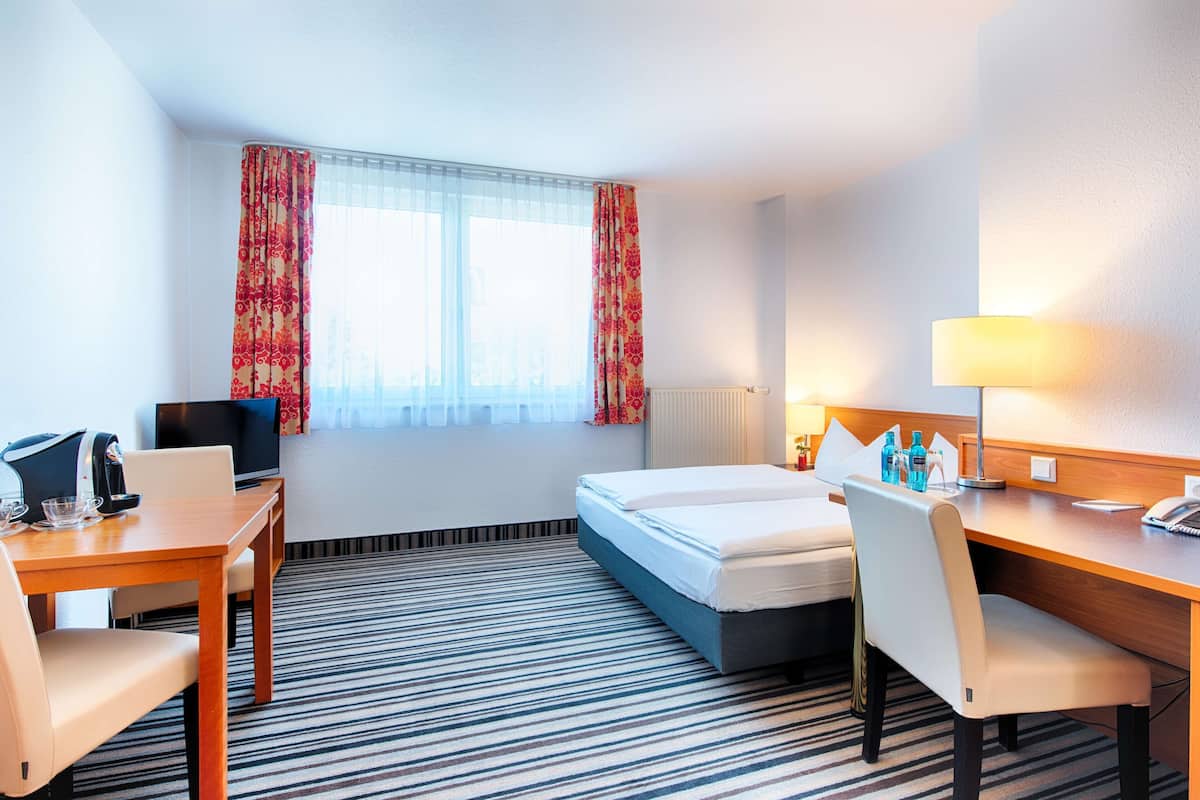 Family Room | In-room safe, iron/ironing board, cribs/infant beds, rollaway beds