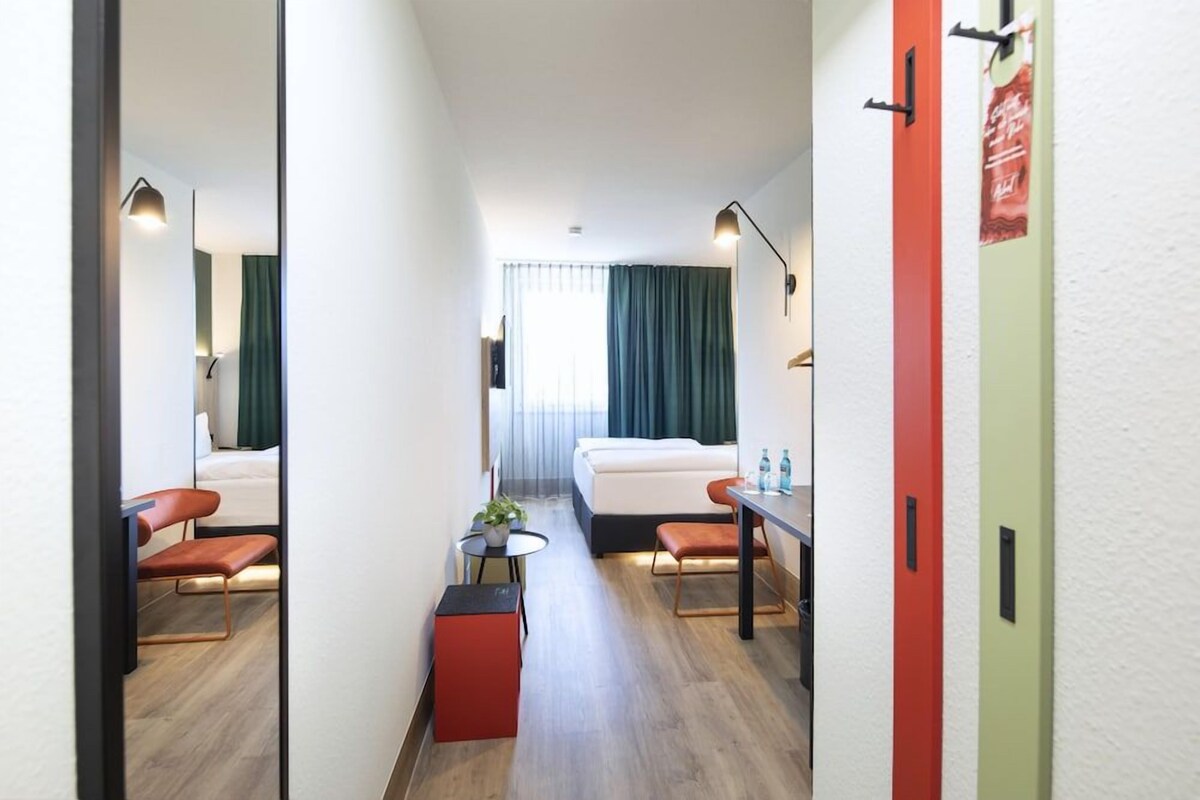 In-room safe, desk, iron/ironing board (on request), WiFi (free)