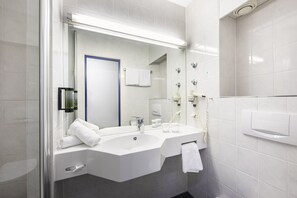 1 bedroom, in-room safe, iron/ironing board, cots/infant beds