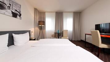 Hypo-allergenic bedding, in-room safe, desk, iron/ironing board