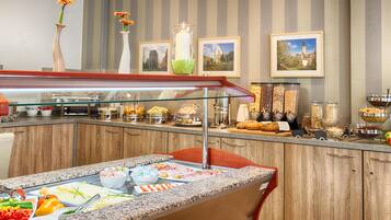 Desayuno buffet todos los días (con cargo)