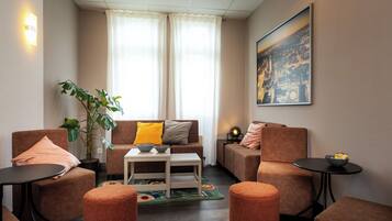 Siddeområde i lobbyen