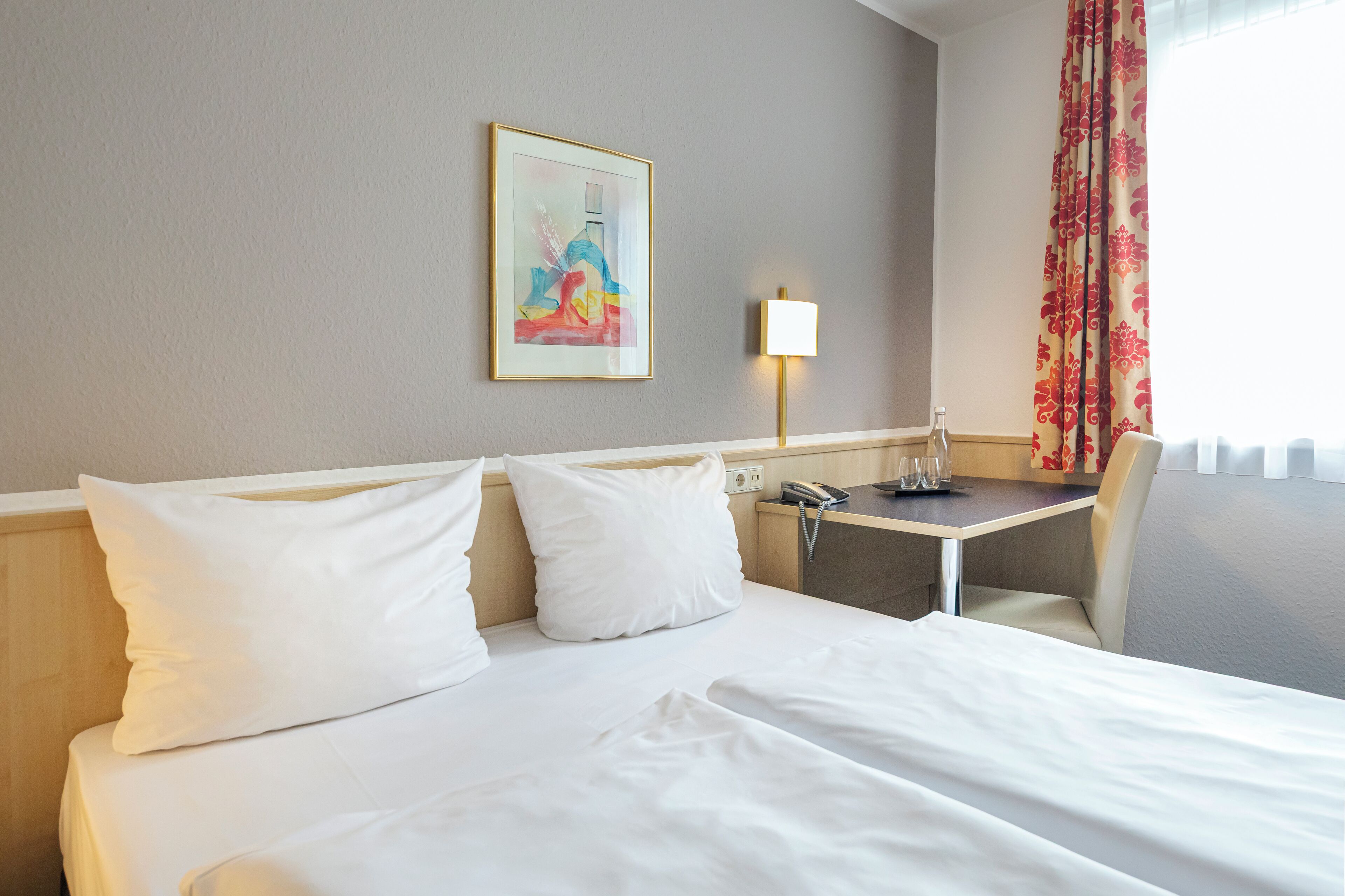 Business Double Room | Hypo-allergenic bedding, desk, free WiFi, bed sheets