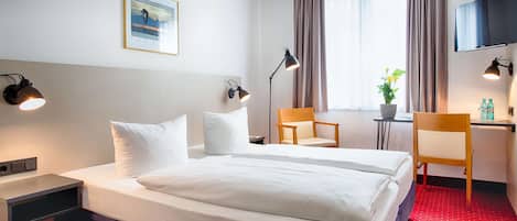 Desk, soundproofing, iron/ironing board, free WiFi