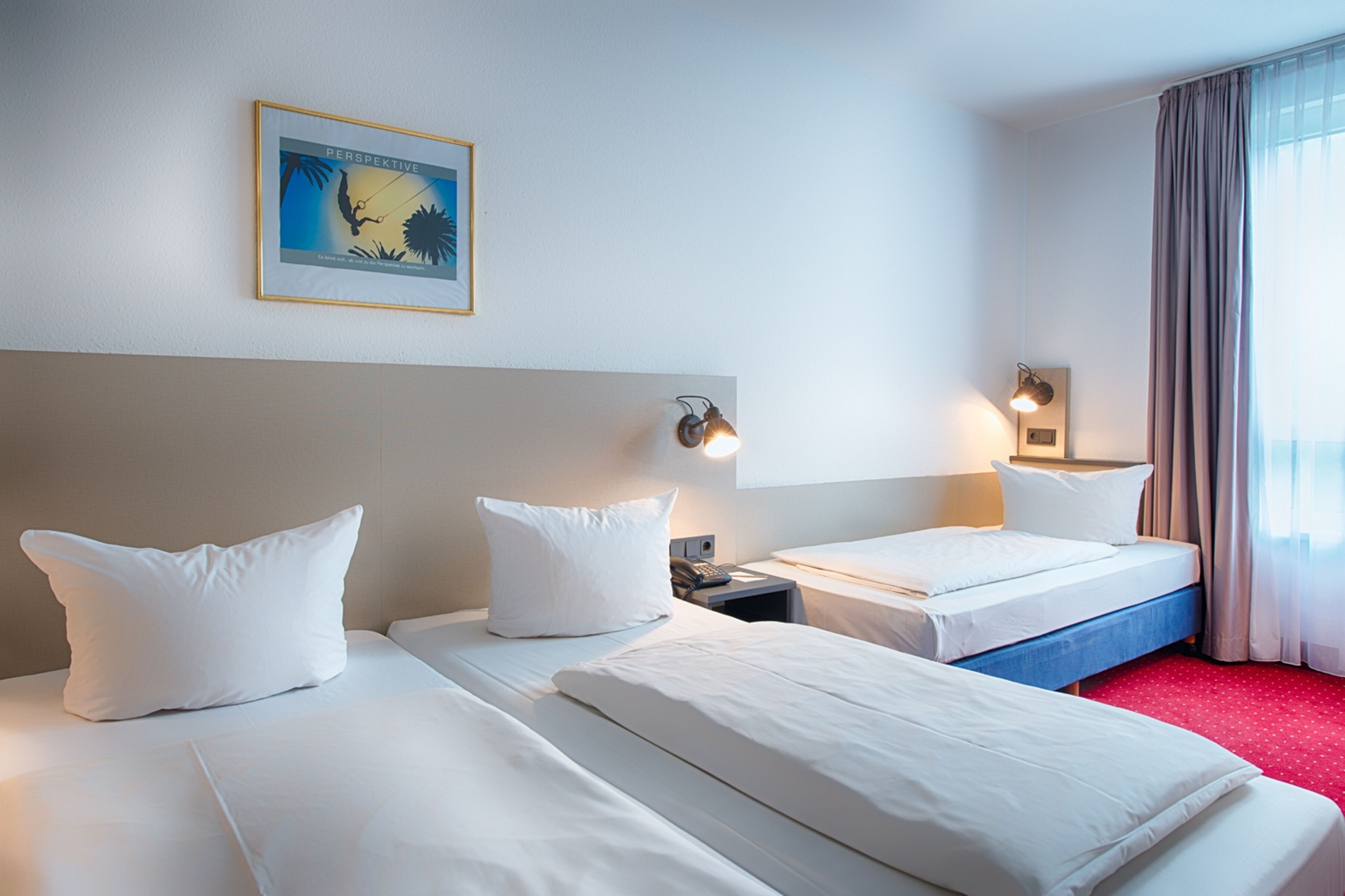 Business Triple Room | Desk, soundproofing, iron/ironing board, free WiFi