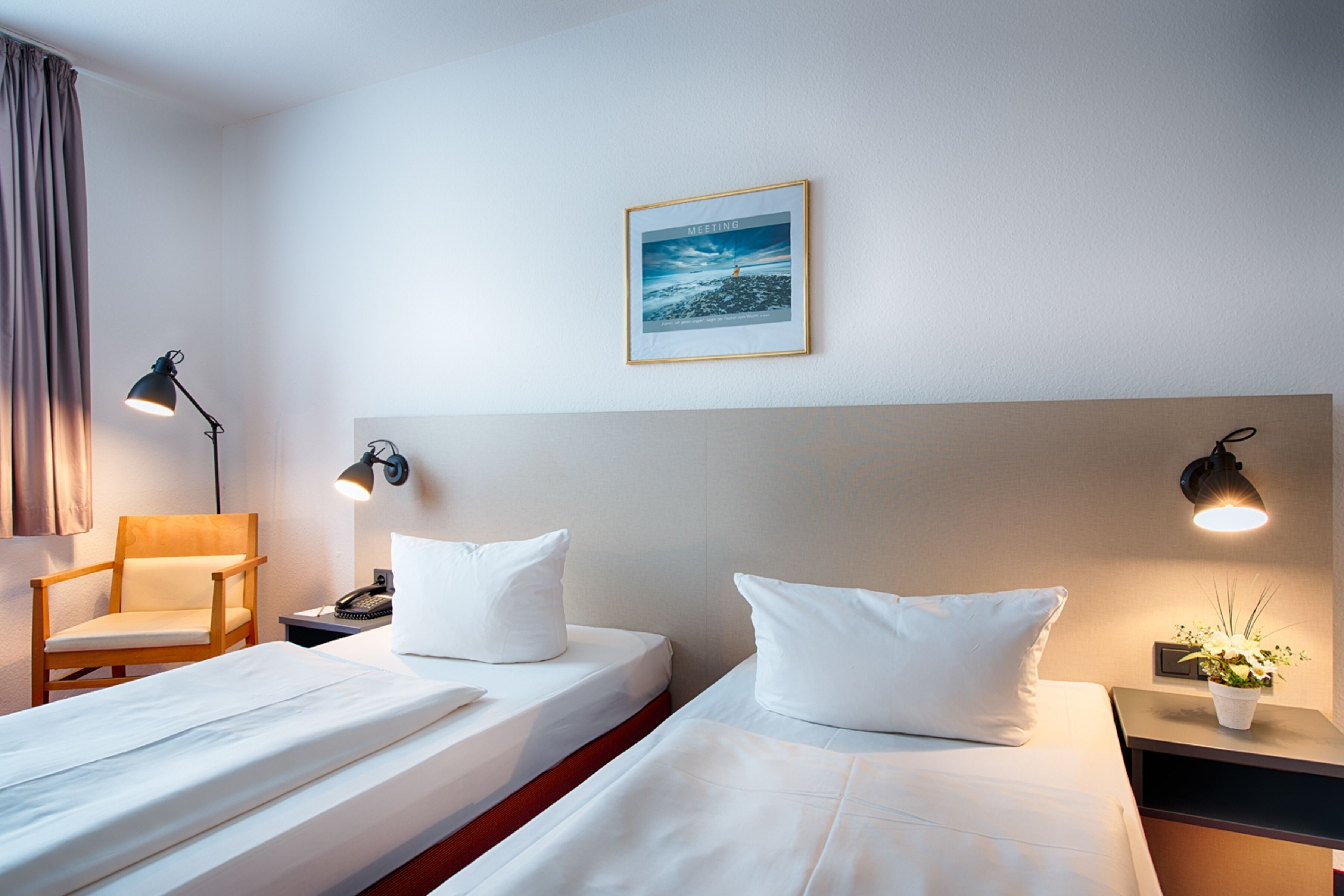 Business Twin Room | Desk, soundproofing, iron/ironing board, free WiFi