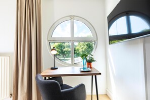 Desk, laptop workspace, iron/ironing board, free WiFi