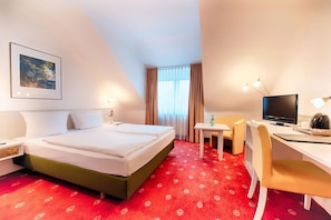 Desk, laptop workspace, iron/ironing board, free WiFi